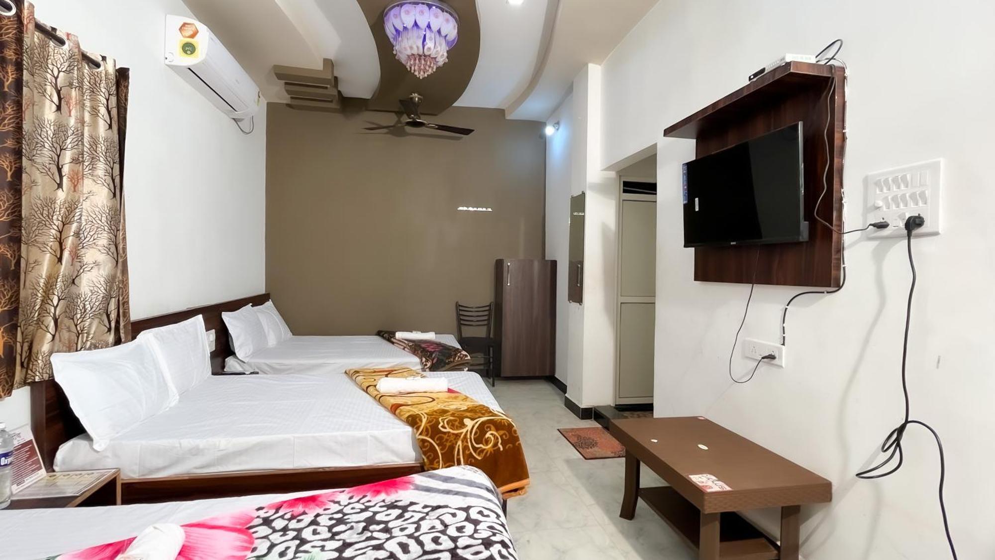 Hotel Rudraksh Ujjain Bagian luar foto