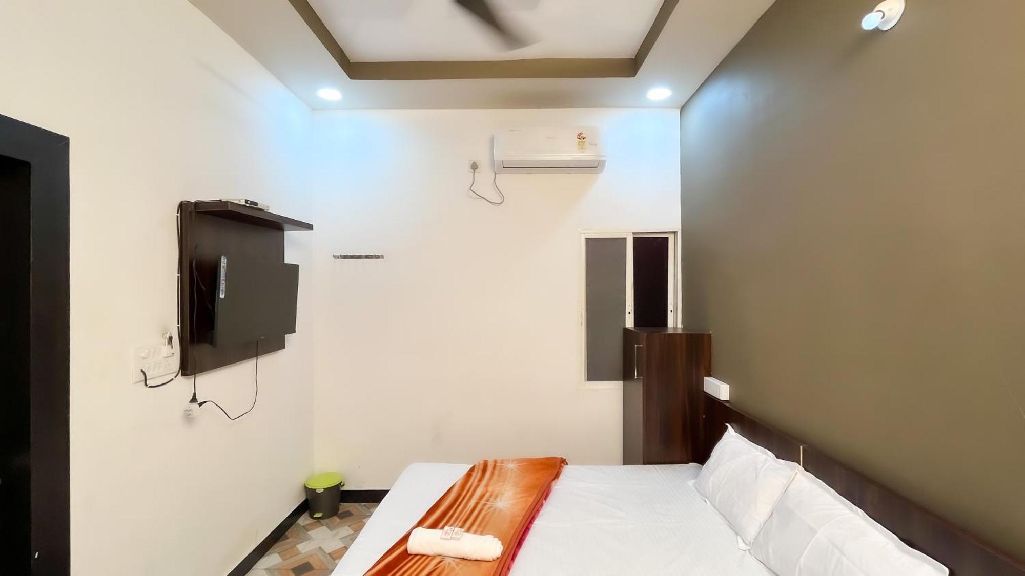 Hotel Rudraksh Ujjain Bagian luar foto